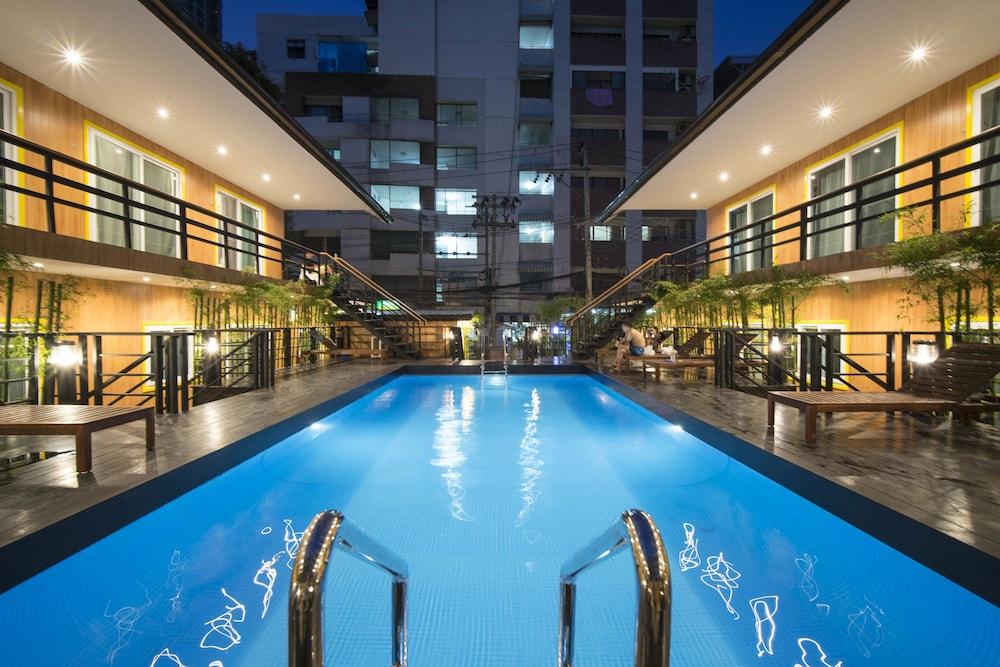 Resort M - Mrt Huai Khwang Бангкок Экстерьер фото